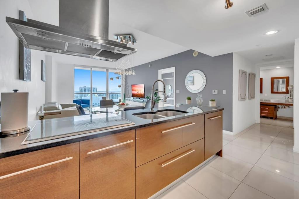 Luxury 1Br Condo W Icon Brickell-Freespa Miami Dış mekan fotoğraf
